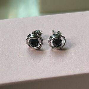 Black Moissanite stud earrings‎ Retail $200